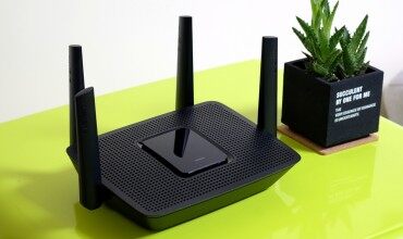 LINKSYS 領(lǐng)勢 EA8300 三頻無線路由器：榨干100M光纖的網(wǎng)速